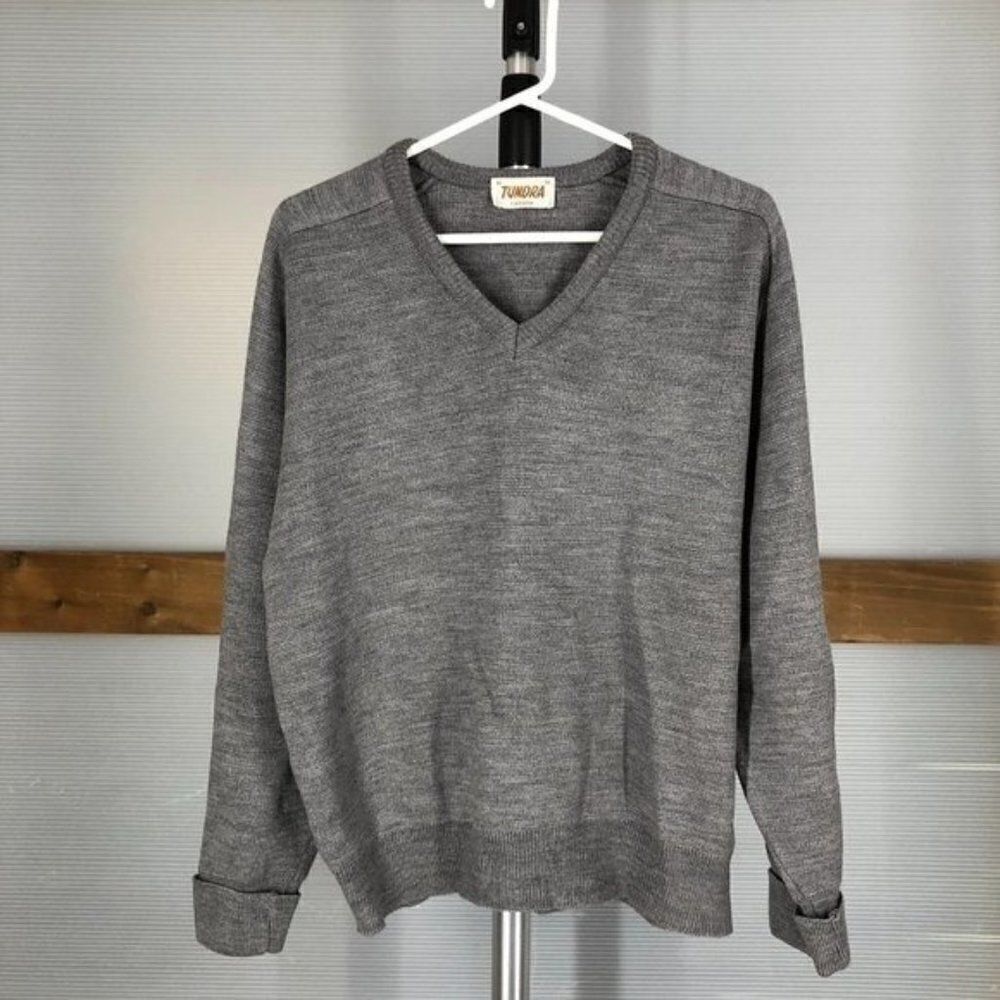 Tundra CANADA Vintage Wool Blend Grey V-Neck Knit Sweater- Unisex Sz M